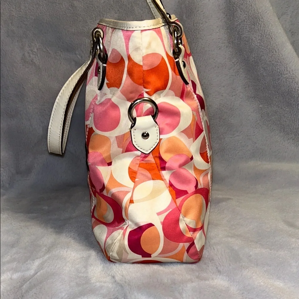 COACH F23970 Mia Daisy Kaleidoscope Purse